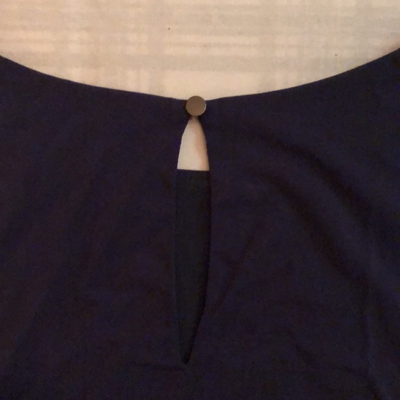 Banana Republic navy blouse with ruffled hem - Picture 7 of 7